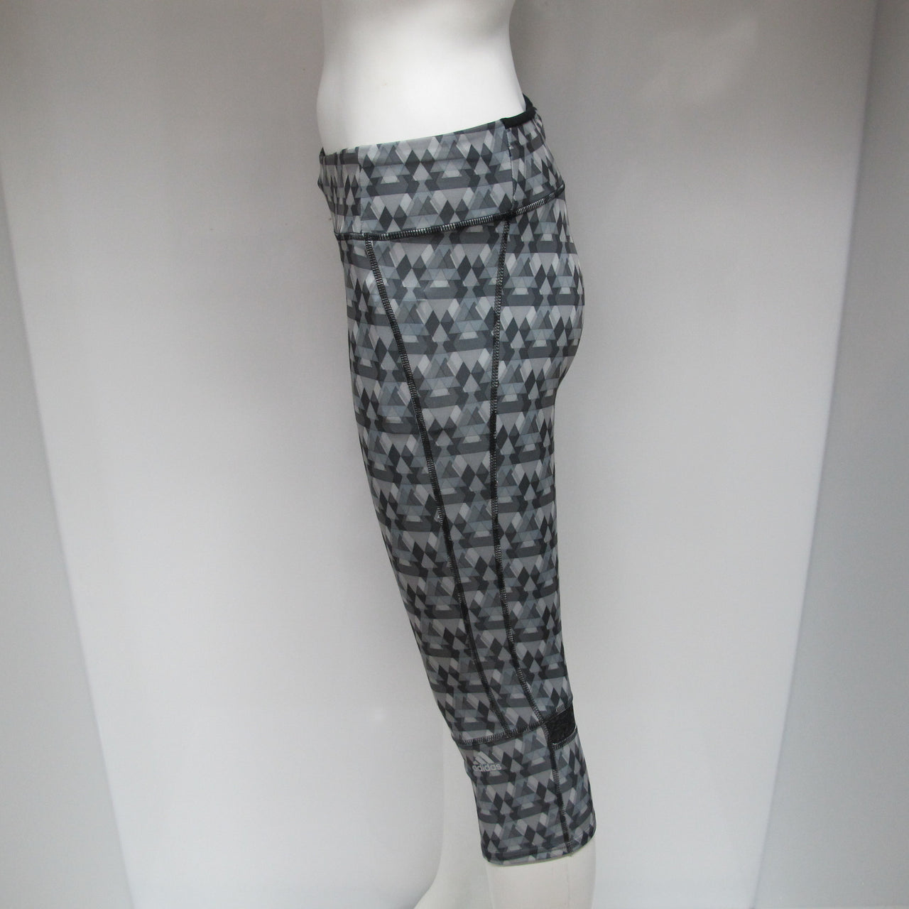 ADIDAS pantaloni donna 3/4 modello SN Q1 3/4 TGT AJ4065 colore GRIGIO/NERO estate 2016 - dodo.club - 3